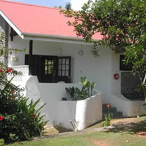 https://daniellas-bungalows.maheislandhotels.com